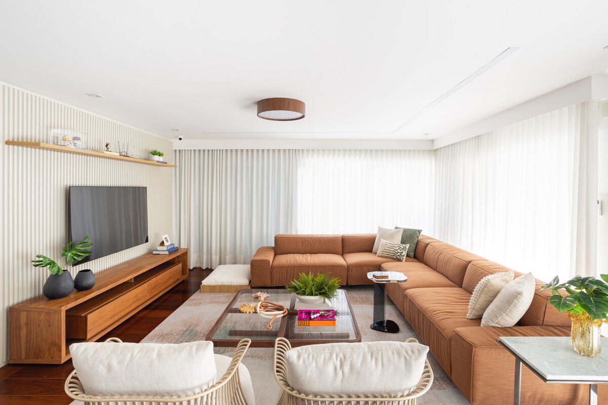 Top Contemporary Interior Designer, Barbara C. | Decorilla