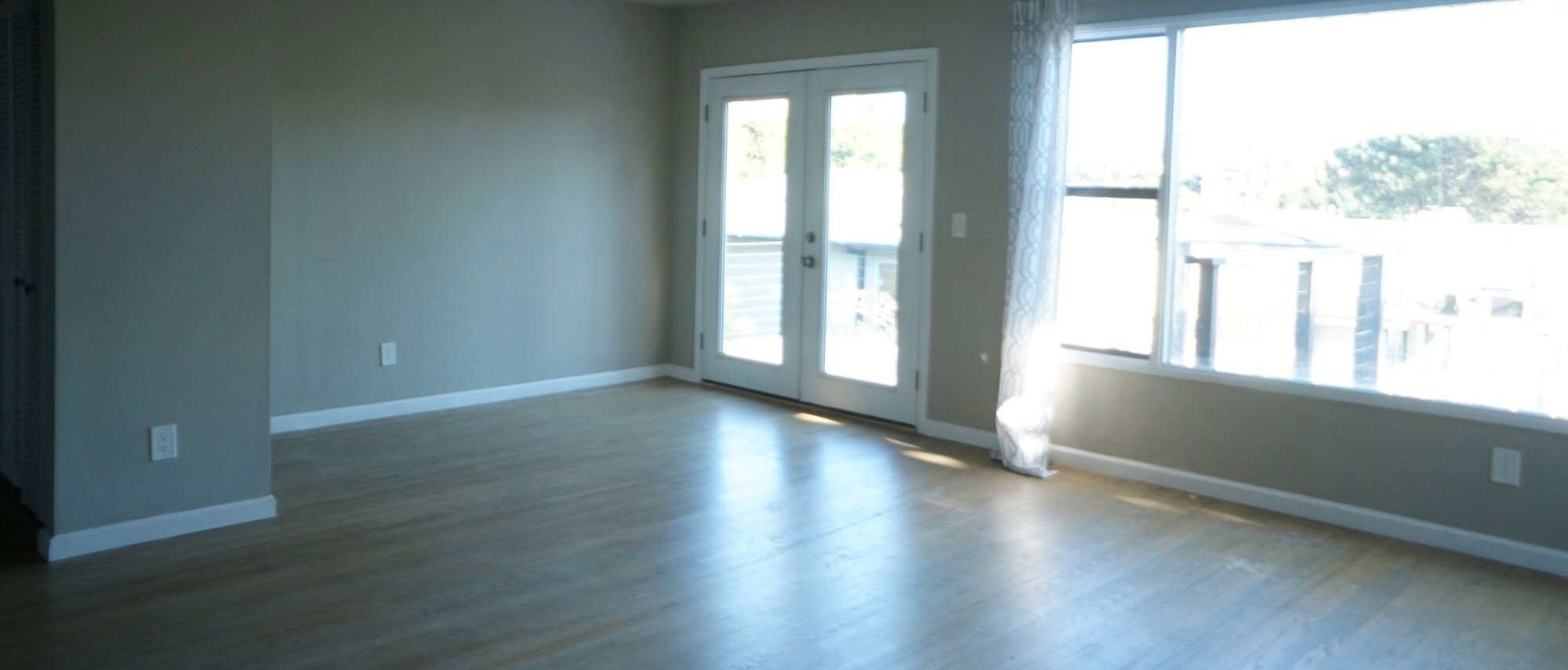 Cool and Mid Century Modern Home-Tricia Before Photo