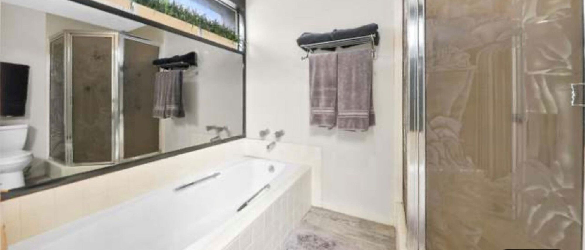 Diseño de interiores del baño principal de transición - Foto antes