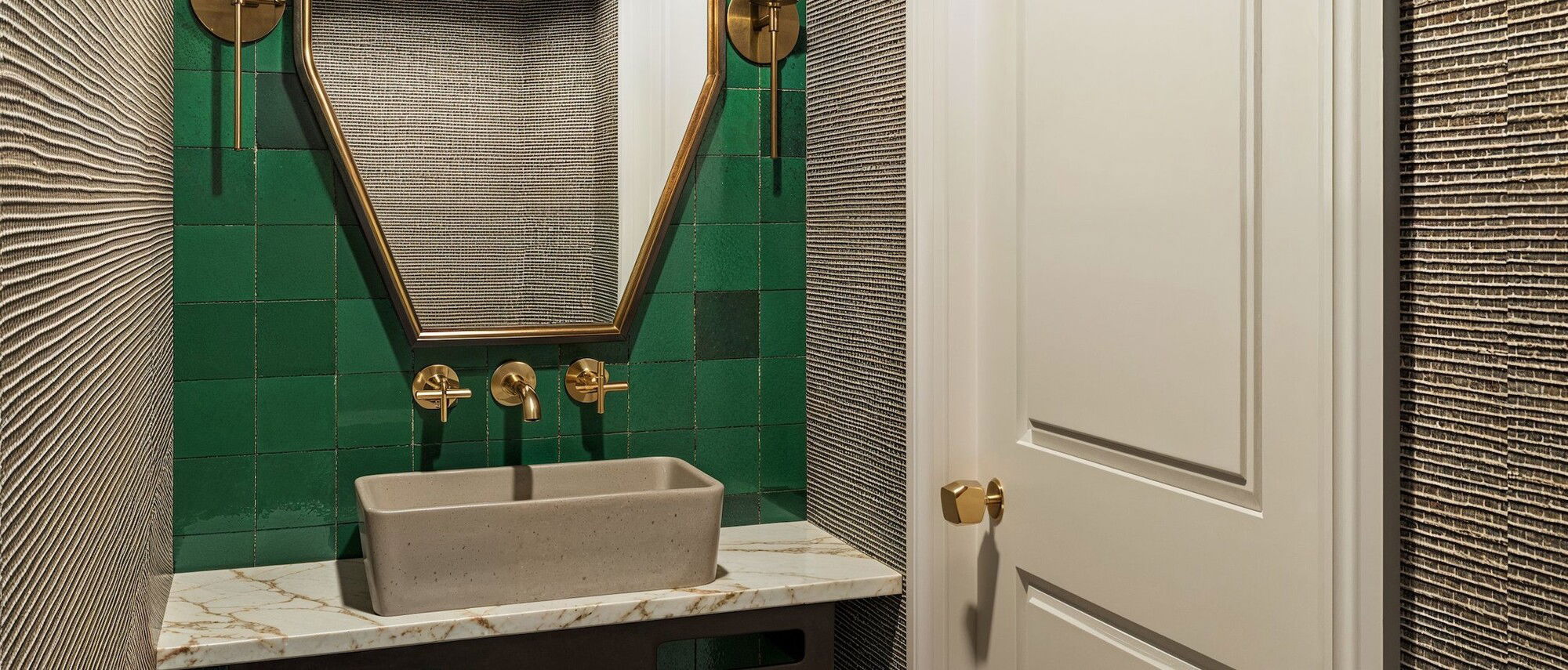 Baño en polvo audaz e impresionante - Renderizado después