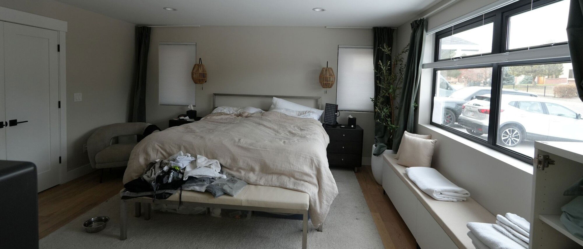 Remodelación de dormitorio moderno de alta gama - Foto antes