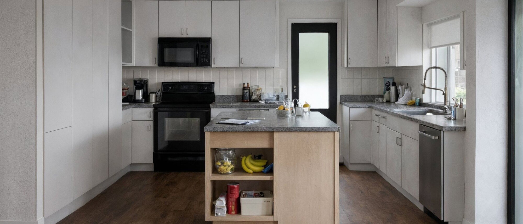 Elegant Modern Minimalism Kitchen Renovation- Before Photo
