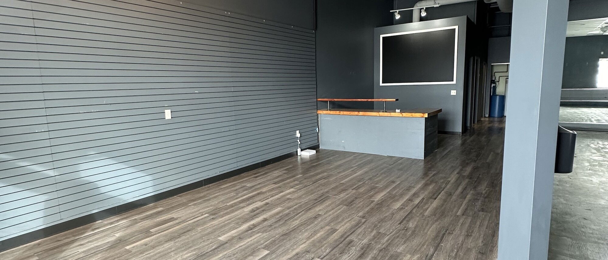 Diseño de interiores de Medispa acogedor - Foto antes