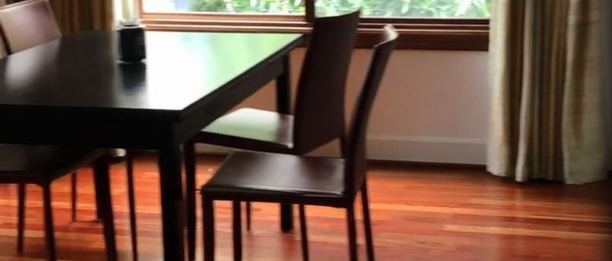 Transformación de Comedor en Tonos Crema y Rústicos - Foto Antes