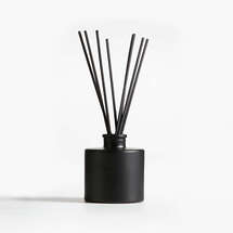 Online Designer Living Room Monochrome No. 02 Onyx Reed Diffuser - Vetiver, Cedarwood and Musk