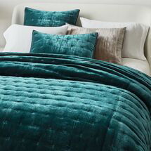 Online Designer Bedroom Lush Velvet Tack Stitch Quilt, King/Cal. King