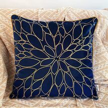 Online Designer Combined Living/Dining Navy Blue Luxury Velvet Dahlia Throw Pillowcover 18x18 Inch Embroidery Pillowcase Lumbar Aesthetic Decorative Throw Pillows for Couch Bed Sofa Bedroom Gift