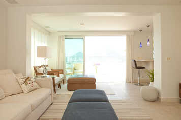 Online design Transitional Living Room by Renata B. thumbnail