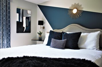 Online design Contemporary Bedroom by Deidre B. thumbnail