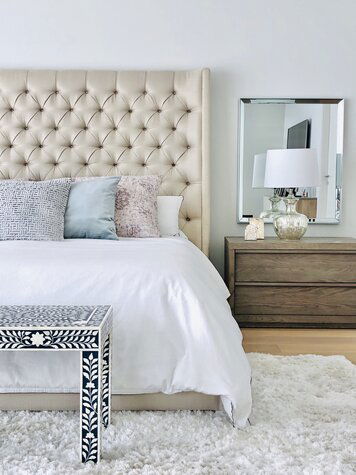 Online design Traditional Bedroom by Marcela O. thumbnail