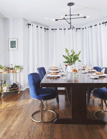 Online design Modern Dining Room by Amy C. thumbnail
