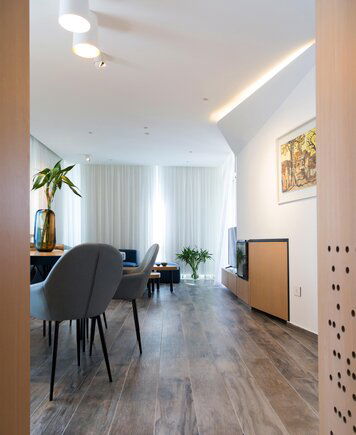 Online design Modern Living Room by Maya M. thumbnail