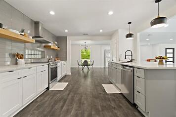 Online design Contemporary Kitchen by Ivonne O. thumbnail