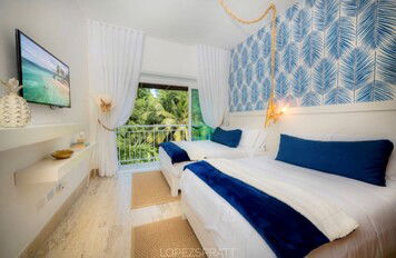 Online design Transitional Bedroom by Taize M. thumbnail