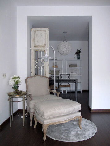 Online design Traditional Hallway/Entry by Marisa G. thumbnail