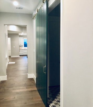 Online design Modern Hallway/Entry by Berkeley H. thumbnail