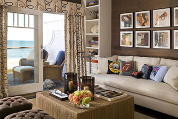 Online design Traditional Living Room by Cynthia T. thumbnail