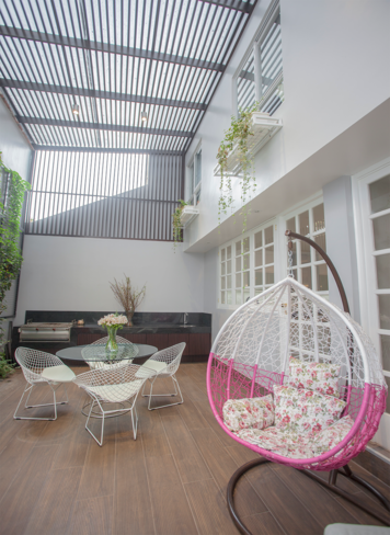 Online design Contemporary Patio by Mirella R. thumbnail