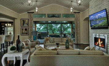 Online design Transitional Living Room by Shelby K. thumbnail