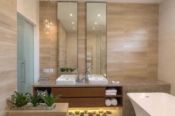Online design Modern Bathroom by Sophio J. thumbnail