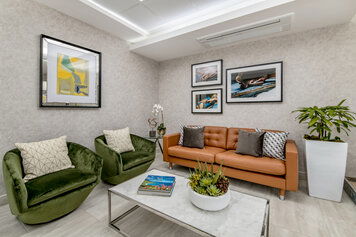 Online design Contemporary Living Room by Jatnna M. thumbnail