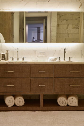 Online design Modern Bathroom by Samantha T. thumbnail