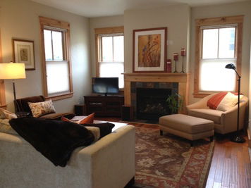 Online design Transitional Living Room by Lisa D. thumbnail