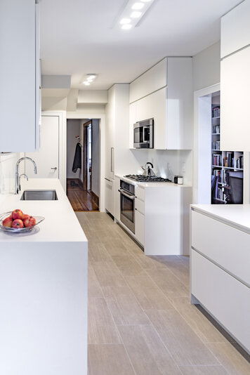 Online design Modern Kitchen by Leonora M. thumbnail