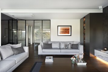 Online design Contemporary Living Room by Meric S. thumbnail