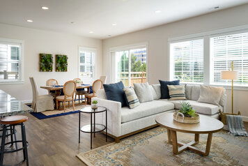 Online design Traditional Living Room by Nicole G. thumbnail
