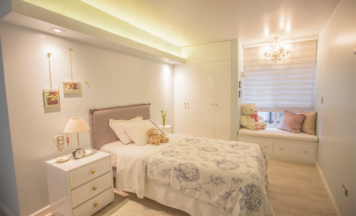 Online design Contemporary Bedroom by Mirella R. thumbnail