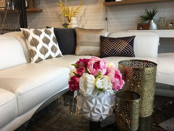 Online design Modern Living Room by Krystyna A. thumbnail