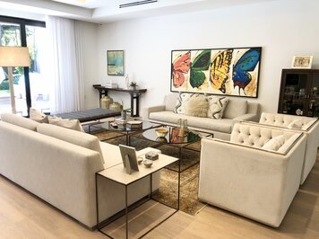 Online design Transitional Living Room by Marcela O. thumbnail
