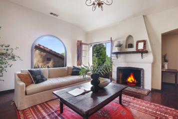 Online design Eclectic Living Room by Sarah R. thumbnail