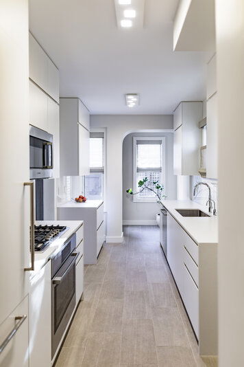 Online design Modern Kitchen by Leonora M. thumbnail