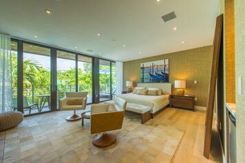 Online design Contemporary Bedroom by Taize M. thumbnail