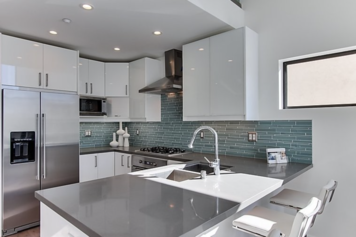 Online design Modern Kitchen by Caity H. thumbnail