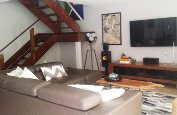 Online design Eclectic Living Room by Allison E. thumbnail