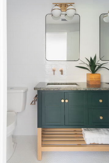 Online design Modern Bathroom by Carla A. thumbnail