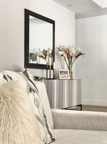 Online design Transitional Living Room by Marcela O. thumbnail