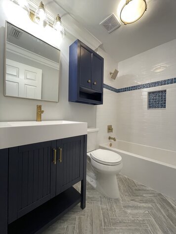 Online design Modern Bathroom by Nikki G. thumbnail