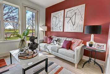 Online design Modern Living Room by Jaslyn B. thumbnail