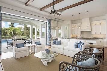 Online design Transitional Living Room by Wanda P. thumbnail