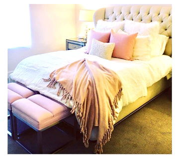 Online design Glamorous Bedroom by Linde P. thumbnail