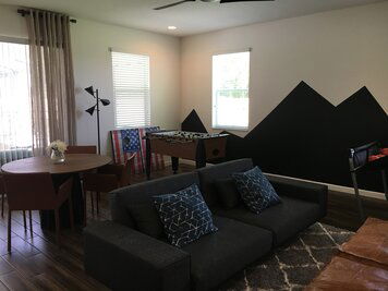 Online design Contemporary Kids Room by Heidy F. thumbnail