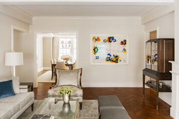 Online design Traditional Living Room by Leonora M. thumbnail