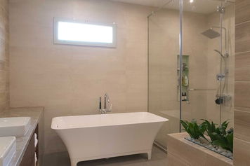 Online design Modern Bathroom by Sophio J. thumbnail