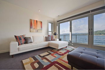 Online design Modern Bedroom by Jeff D. thumbnail
