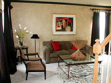Online design Contemporary Living Room by Lorra R. thumbnail