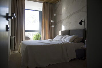 Online design Contemporary Bedroom by Irene K. thumbnail